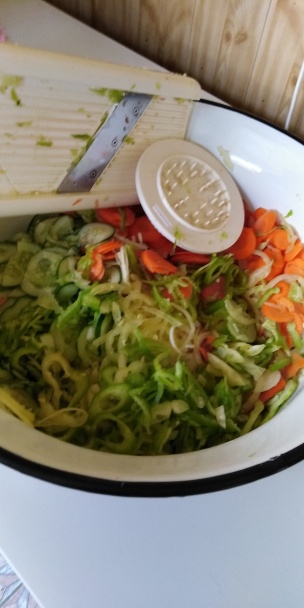 Sterilizovaný uhorkovo-mrkvový šalát (fotorecept) - obrázok 2