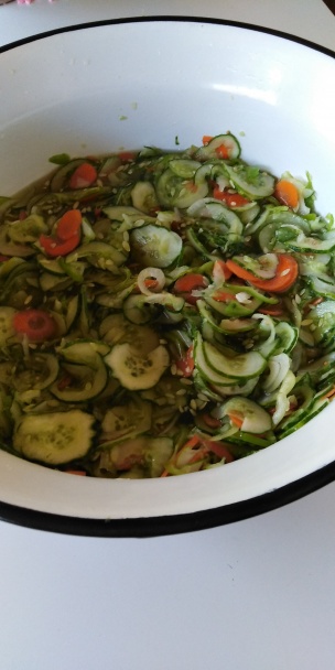 Sterilizovaný uhorkovo-mrkvový šalát (fotorecept) - obrázok 4