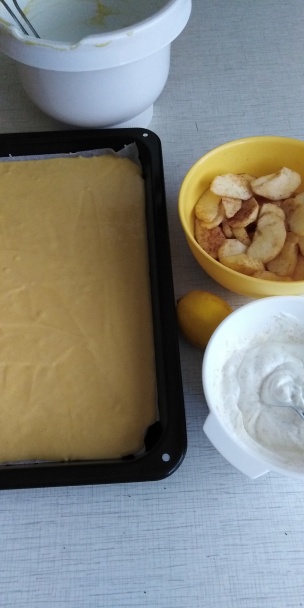Hrnčekový jablkovo-tvarohový koláč (fotorecept)  - obrázok 2