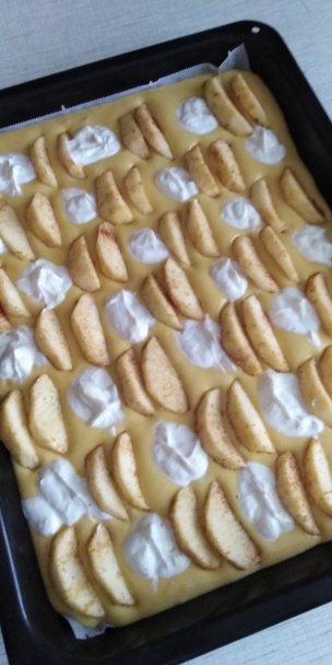 Hrnčekový jablkovo-tvarohový koláč (fotorecept)  - obrázok 3