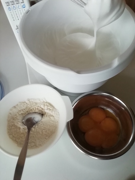 Jablkovo-karamelový zákusok (fotorecept)  - obrázok 2