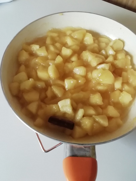 Jablkovo-karamelový zákusok (fotorecept)  - obrázok 5