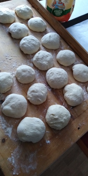 Domáce pletenky a žemle (fotorecept)  - obrázok 5