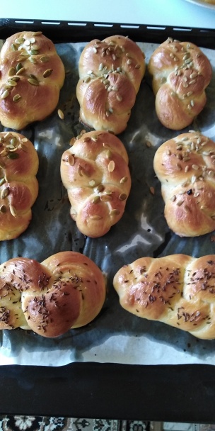 Domáce pletenky a žemle (fotorecept)  - obrázok 9