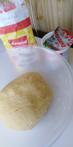 Strúhaný koláč s pudingom a ovocím (fotorecept) - obrázok 1