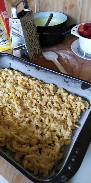 Strúhaný koláč s pudingom a ovocím (fotorecept) - obrázok 4