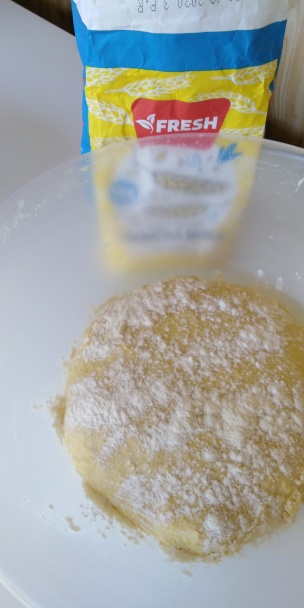 Kysnutý slivkový koláč s posýpkou (fotorecept) - obrázok 1