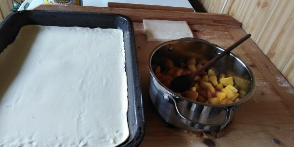 Lístkové krémové rezy s karamelizovanými jablkami (fotorecept)  - obrázok 2