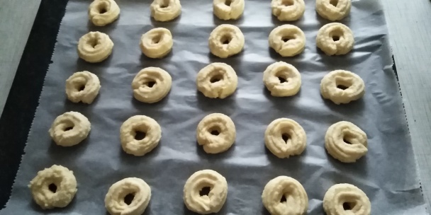 Venčeky zo šľahačkového cesta (fotorecept) - obrázok 3