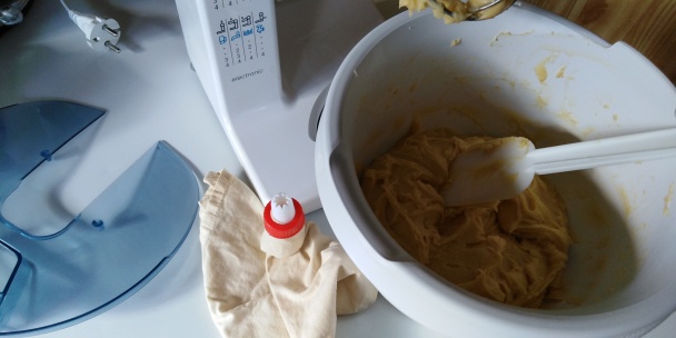 Karamelové prekvapenie z odpaľovaného cesta (fotorecept) - obrázok 2