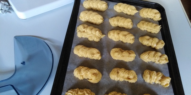 Karamelové prekvapenie z odpaľovaného cesta (fotorecept) - obrázok 3