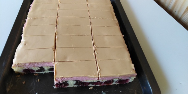 Dunajské rezy s višňami a bielou polevou (fotorecept) - obrázok 8