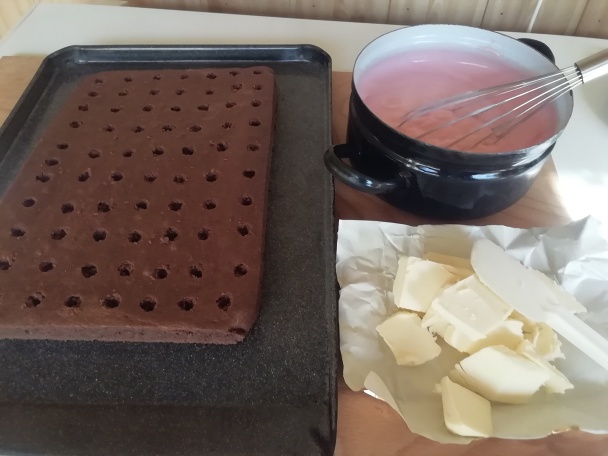 Jahodový rez s pudingom a so želatínou (fotorecept) - obrázok 2