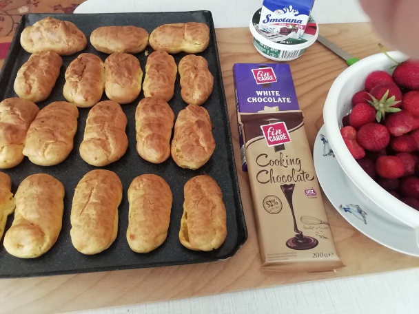 Jahodové pokušenie z odpaľovaného cesta (fotorecept) - obrázok 3