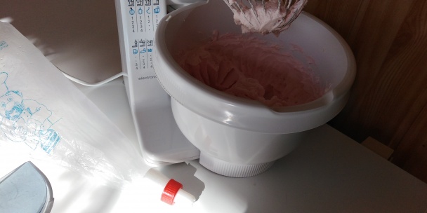 Jahodové pokušenie z odpaľovaného cesta (fotorecept) - obrázok 4