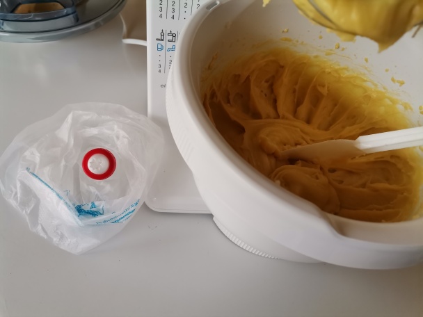 Guľky z odpaľovaného cesta (fotorecept) - obrázok 3