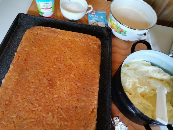 Obrátený jablkový zákusok s karamelovou šľahačkou (fotorecept) - obrázok 7