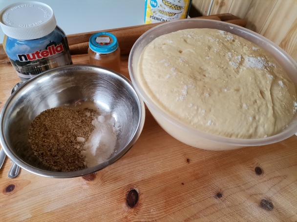 Mliečne rožky s orechovo-jablkovou plnkou (fotorecept) - obrázok 3