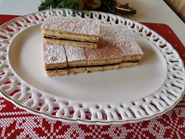 Medové rezy so slivkovým lekvárom  - obrázok 3