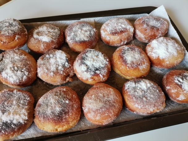 Moje fašiangové šišky z tvarohového cesta (fotorecept) - obrázok 6