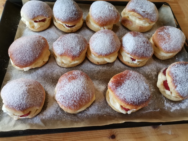 Plnené pečené šišky (fotorecept) - obrázok 8