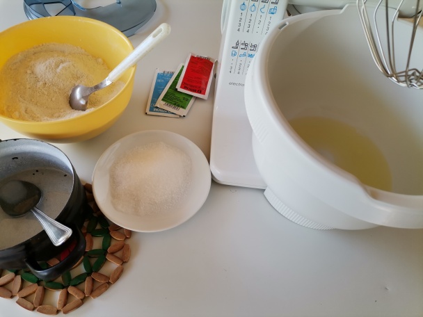 Jahodové makrónky (fotorecept) - obrázok 1