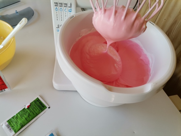 Jahodové makrónky (fotorecept) - obrázok 3