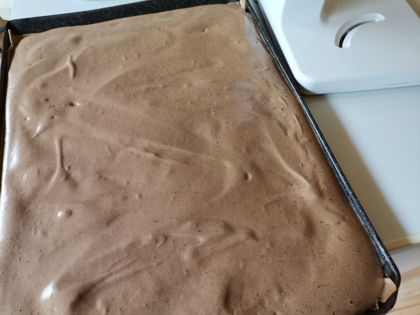 Čokoládová roláda bez múky s nektárinkami (fotorecept) - obrázok 3