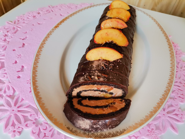 Čokoládová roláda bez múky s nektárinkami (fotorecept) - obrázok 8