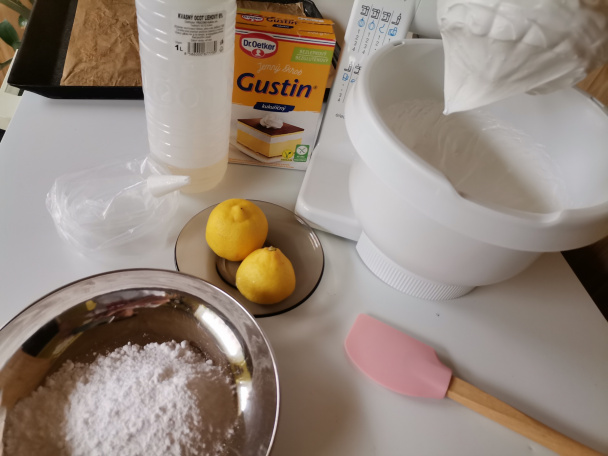 Mini Pavlovky s parížskou šľahačkou (fotorecept) - obrázok 3