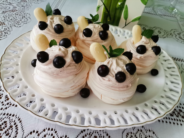 Mini Pavlovky s parížskou šľahačkou (fotorecept) - obrázok 7