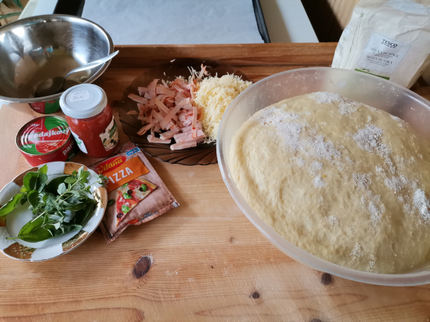 Pizza trojuholníky zo šľahačkového cesta (fotorecept) - obrázok 3