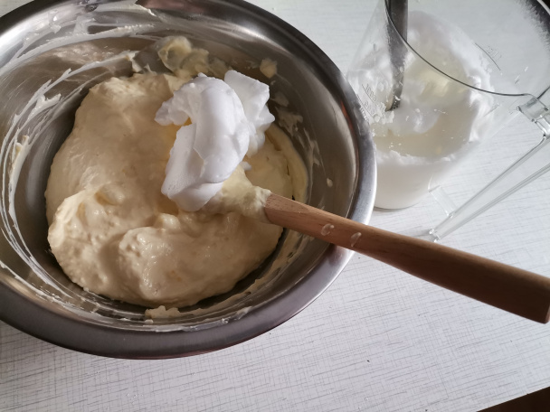 Krehký tvarohovo-marhuľový koláč (fotorecept)  - obrázok 5