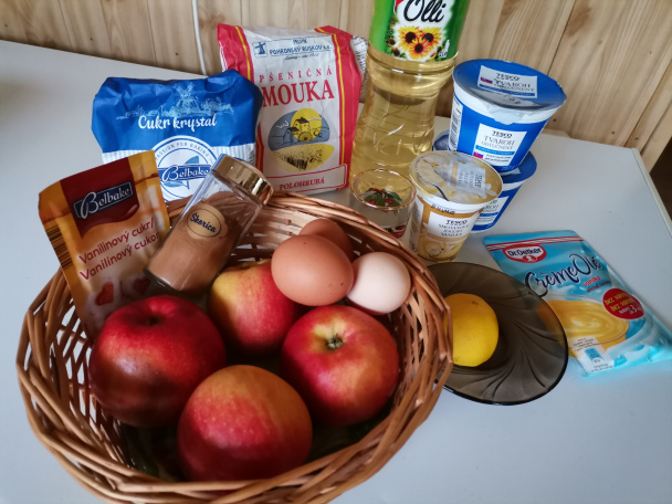 Obrátený jablkový zákusok s tvarohovo-jogurtovo plnkou (fotorecept) - obrázok 1