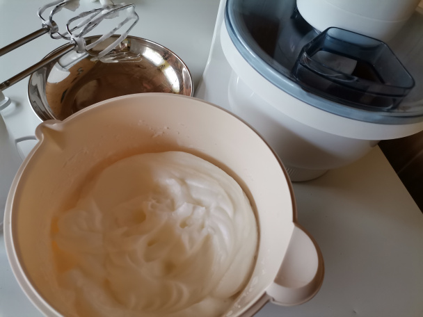 Kávová roláda s tiramisu krémom (fotorecept) - obrázok 3