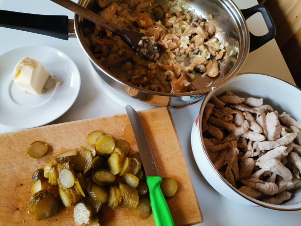 Bravčové stehno na spôsob stroganov (fotorecept) - obrázok 2