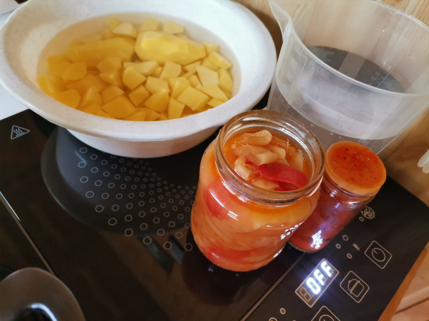 Hovädzí guláš s domácim chlebom (fotorecept) - obrázok 2