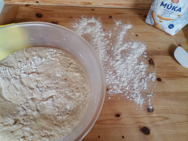 Hovädzí guláš s domácim chlebom (fotorecept) - obrázok 5