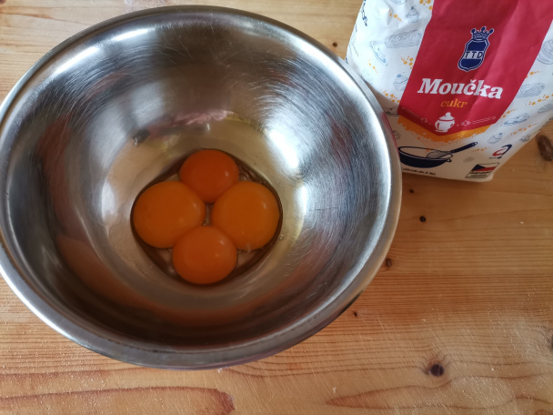 Kokosovo-jablkové rezy so žĺtkovou polevou (fotorecept)  - obrázok 10