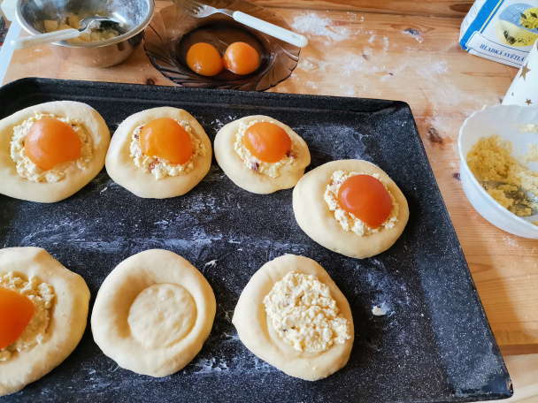 Pečené buchty s tvarohom a marhuľami (fotorecept) - obrázok 6