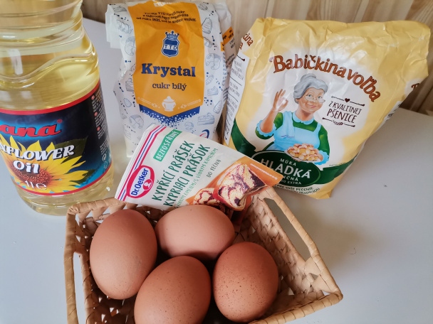 Jablkový zákusok s tvarohovou šľahačkou (fotorecept)  - obrázok 1