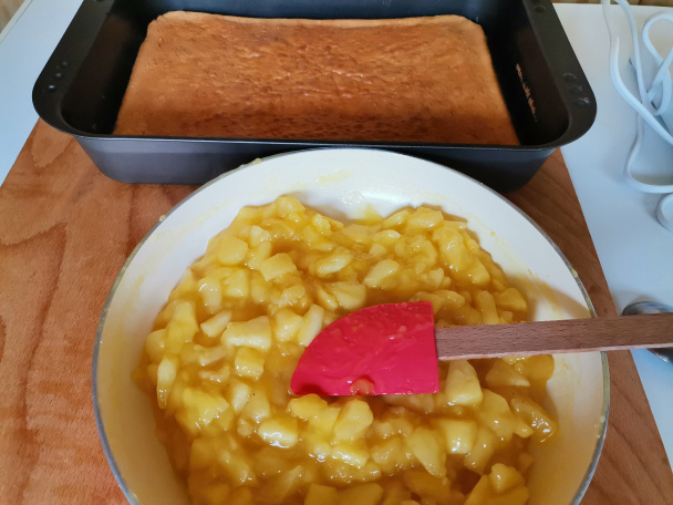 Jablkový zákusok s tvarohovou šľahačkou (fotorecept)  - obrázok 7