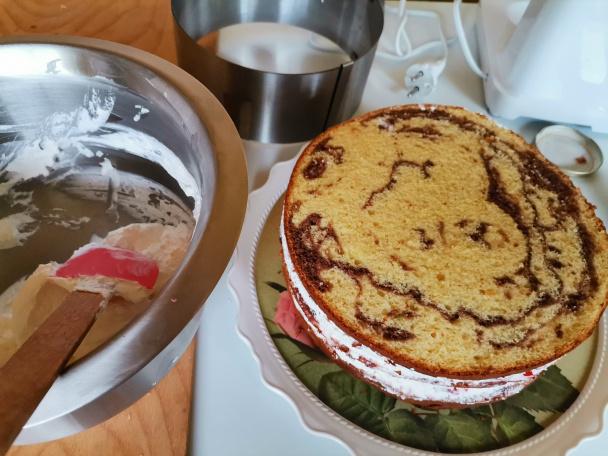 Mramorová torta s mascarpone a jahodami (fotorecept) - obrázok 7