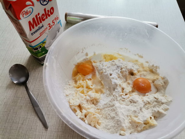 Linecký koláč s tvarohovo-jogurtovou plnkou a ovocím (fotorecept) - obrázok 2