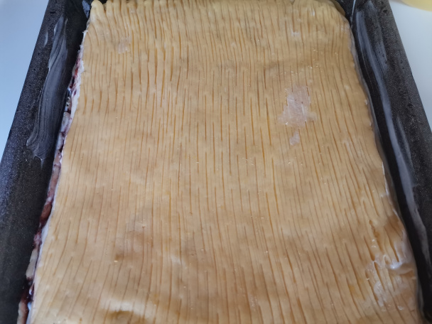 Linecký koláč s tvarohovo-jogurtovou plnkou a ovocím (fotorecept) - obrázok 9