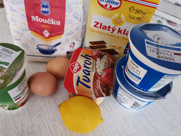 Krehký tvarohovo-čučoriedkový koláč (fotorecept)  - obrázok 3
