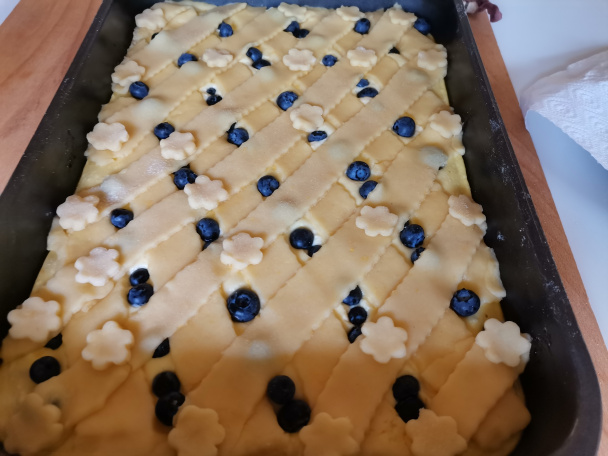 Krehký tvarohovo-čučoriedkový koláč (fotorecept)  - obrázok 10