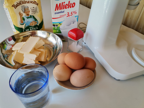 Karamelové tyčinky a miniveterníky z odpaľovaného cesta (fotorecept) - obrázok 1