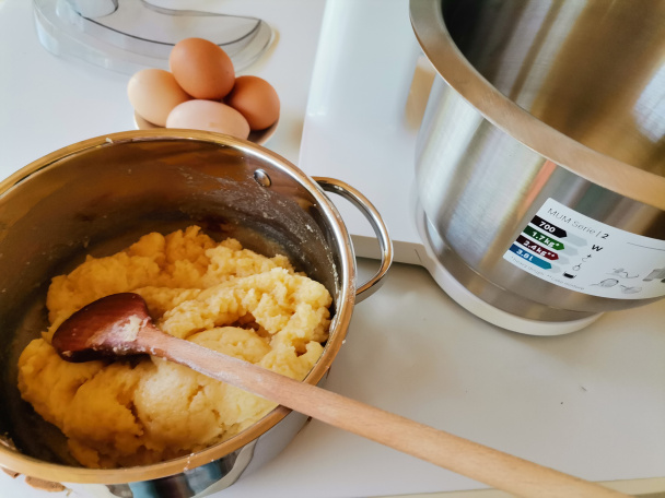 Karamelové tyčinky a miniveterníky z odpaľovaného cesta (fotorecept) - obrázok 2