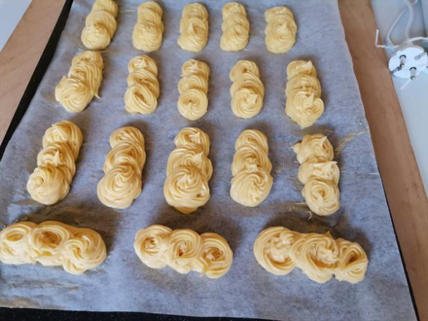 Karamelové tyčinky a miniveterníky z odpaľovaného cesta (fotorecept) - obrázok 4